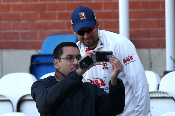 Surrey CCC vs Essex CCC, Specsavers County Championship Division 1, Cricket, the Kia Oval, Kennington, London, United Kingdom - 11 Apr 2019