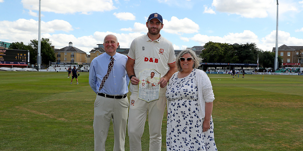 Paul Walter devines POTM award