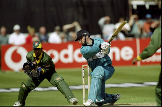 17 May 1999:  Matthew Horne of New Zealand bats during the Cricket World Cup Group B match against Bangladesh played at Chelmsford, England. New Zealand won the game by 6 wickets. Credit: Mike Hewitt /Allsport