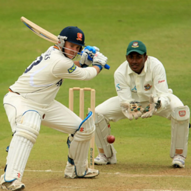 John Maunders made the most of Bangladesh's inexperienced pace attack with his eighth first-class
